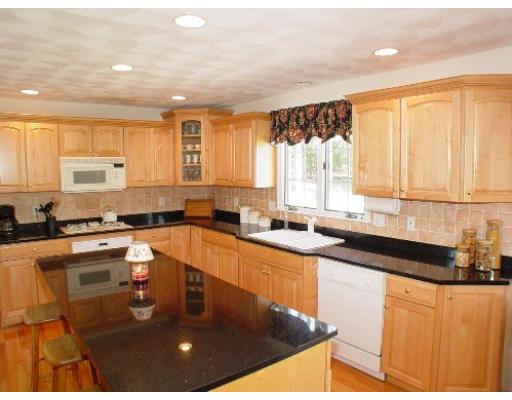 132 Wildwood Road Andover, MA 01810 - Photo 2 of 11 Gallery Image 2