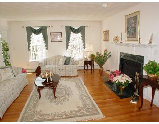 132 Wildwood Road Andover, MA 01810 - Photo 4 of 11 Gallery Image 4