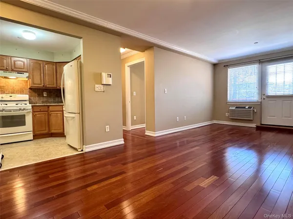 $2,975 | 66-06 70th Street, Unit 2A | Middle Village