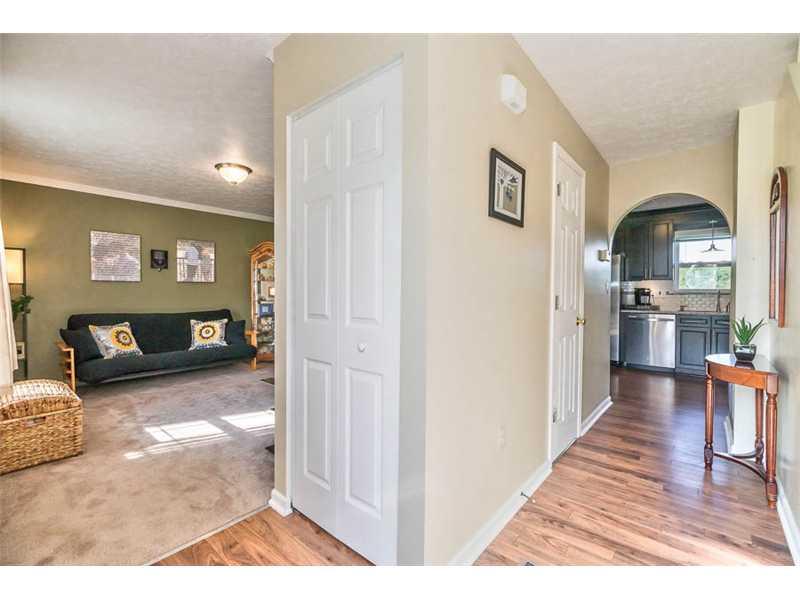 3019 Meyeridge Road Pittsburgh, PA 15209 - Photo 5 of 25 Entry/Foyer.