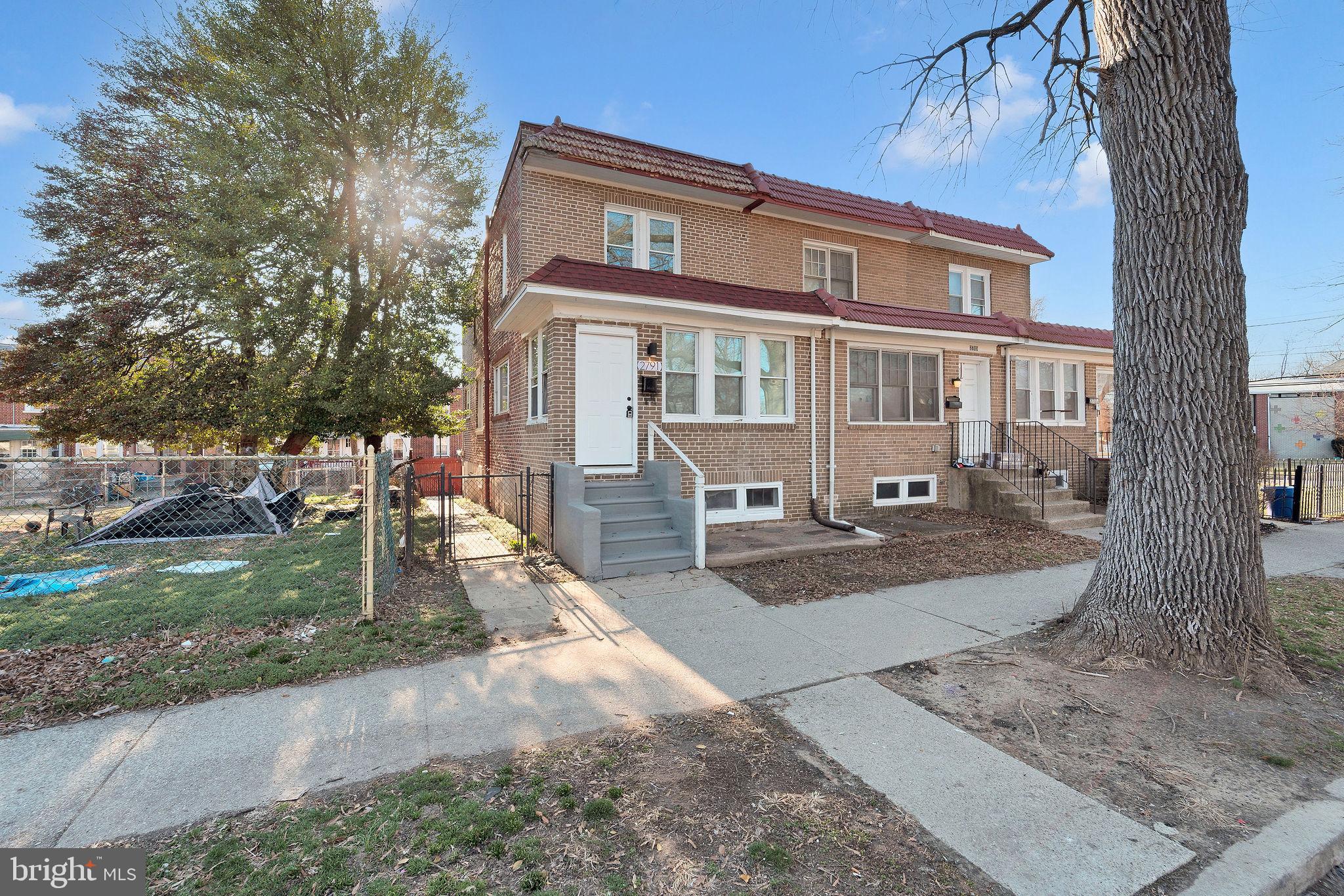 2791 Yorkship Road Camden, NJ 08104 - Photo 2 of 33 a front view of a house with a yard