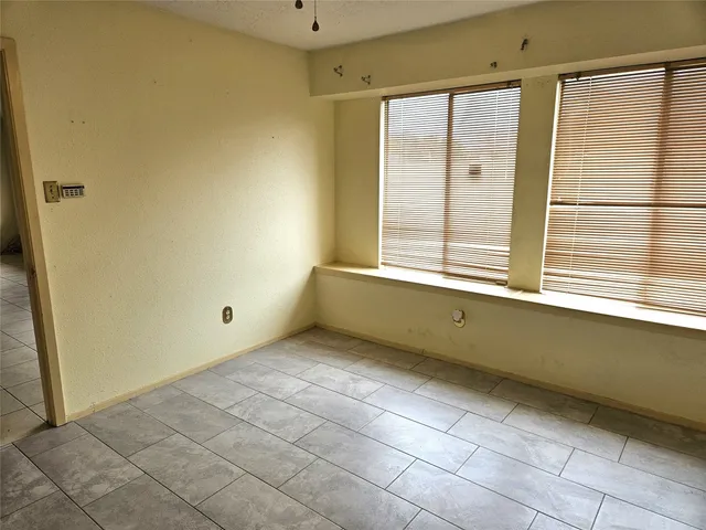 $1,925 | 8215 Summer Quail Drive, Houston, TX 77489