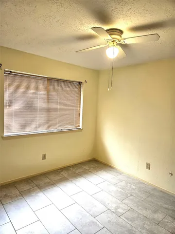 $1,925 | 8215 Summer Quail Drive, Houston, TX 77489