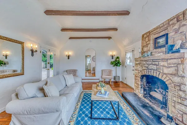 $1,250,000 | 195 Cedar Street, Pacific Grove, CA 93950