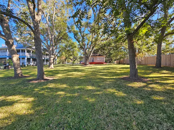 $1,950 | 603 Landrum, League City, TX 77573