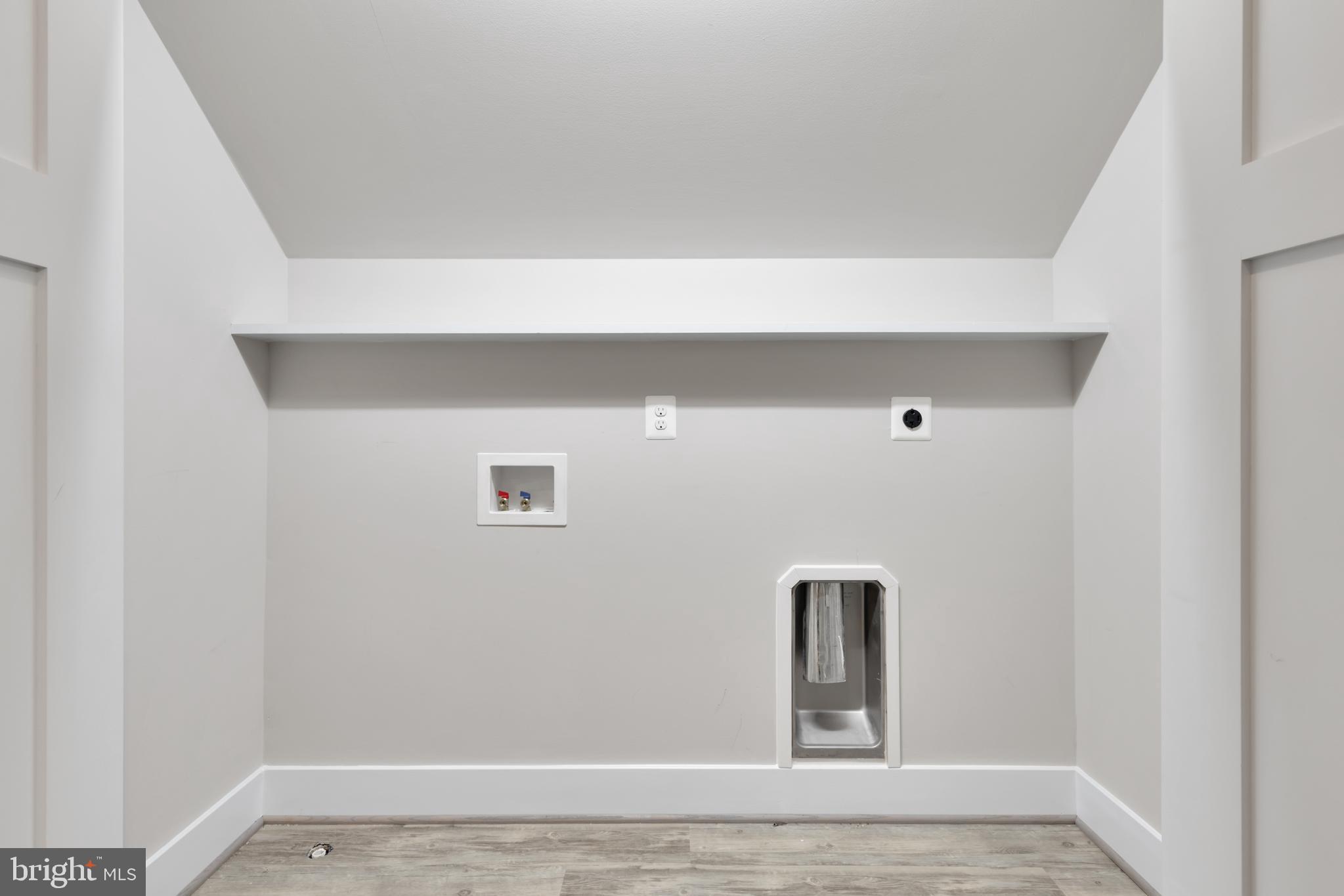 12329 Purcell Road Manassas, VA 20112 - Photo 50 of 71 Upper Level Hallway Laundry
