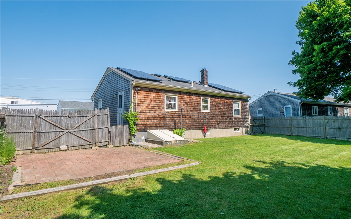 22 Rosedale Terrace Middletown, RI 02842 - Photo 18 of 23