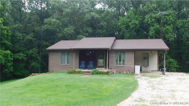 $325,000 | 4882 North Coon Hunter Road, Campbellsburg, IN 47108
