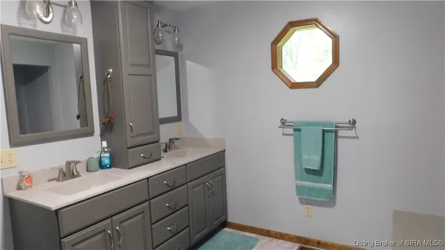 $325,000 | 4882 North Coon Hunter Road, Campbellsburg, IN 47108