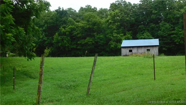 $325,000 | 4882 North Coon Hunter Road, Campbellsburg, IN 47108