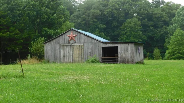 $325,000 | 4882 North Coon Hunter Road, Campbellsburg, IN 47108