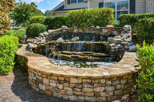 a front view of house with yard