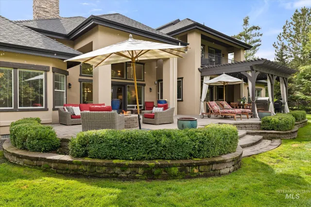 $2,390,000 | 226 East Riversedge Drive, Eagle, ID 83616