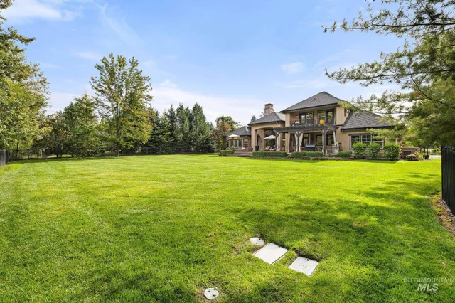 $2,390,000 | 226 East Riversedge Drive, Eagle, ID 83616