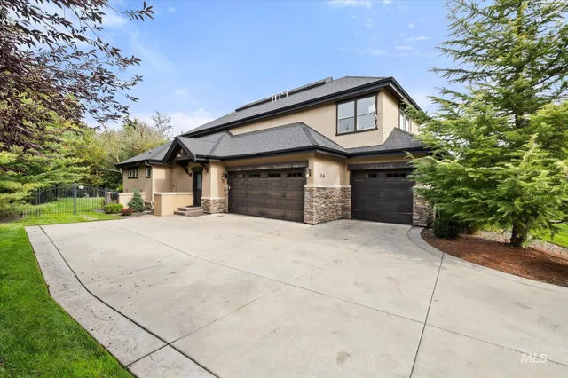 $2,390,000 | 226 East Riversedge Drive, Eagle, ID 83616