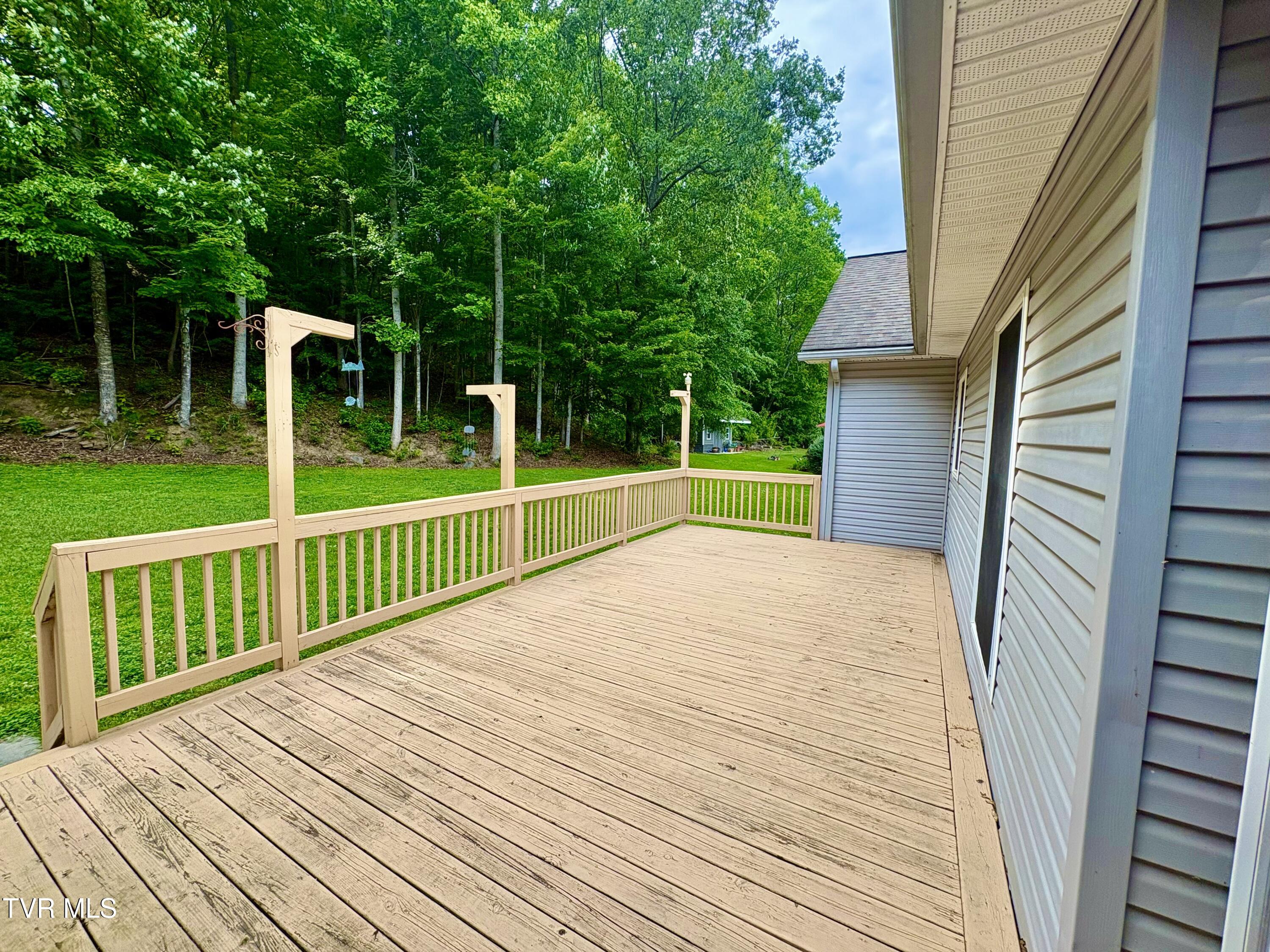 2251 Mountain Laurel Road Northeast Norton, VA 24273 - Photo 16 of 97 IMG_0620