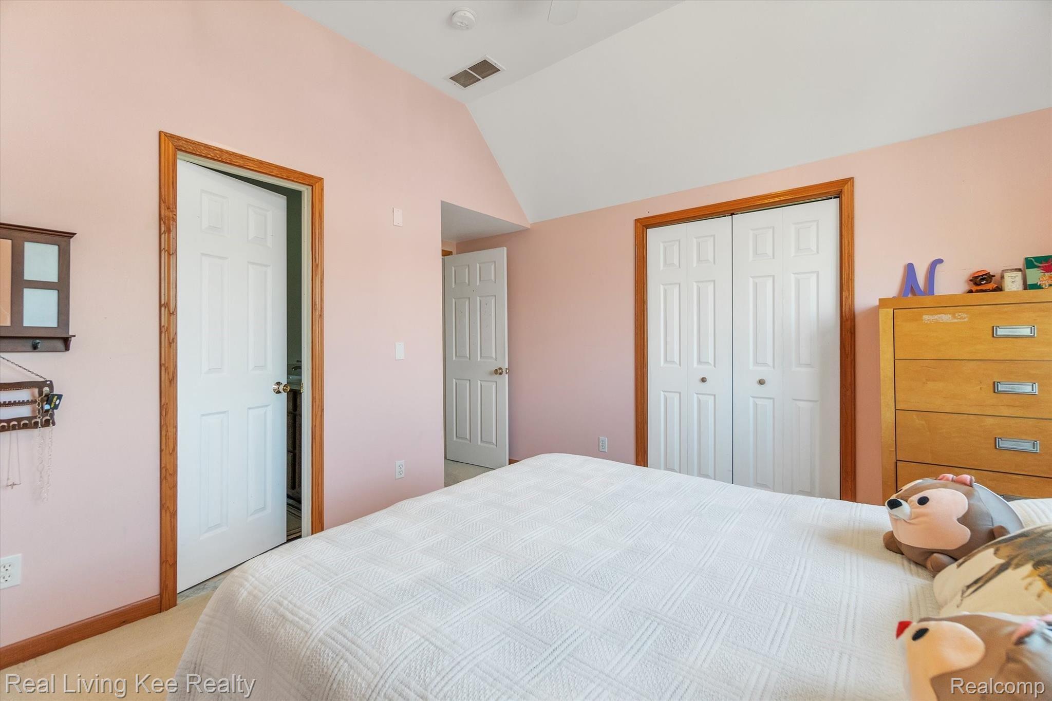 39 Fieldway Court Rochester, MI 48306 - Photo 24 of 55 24-39-Fieldway-Ct-WindowStill-Real-Estate-Photography-24.jpg