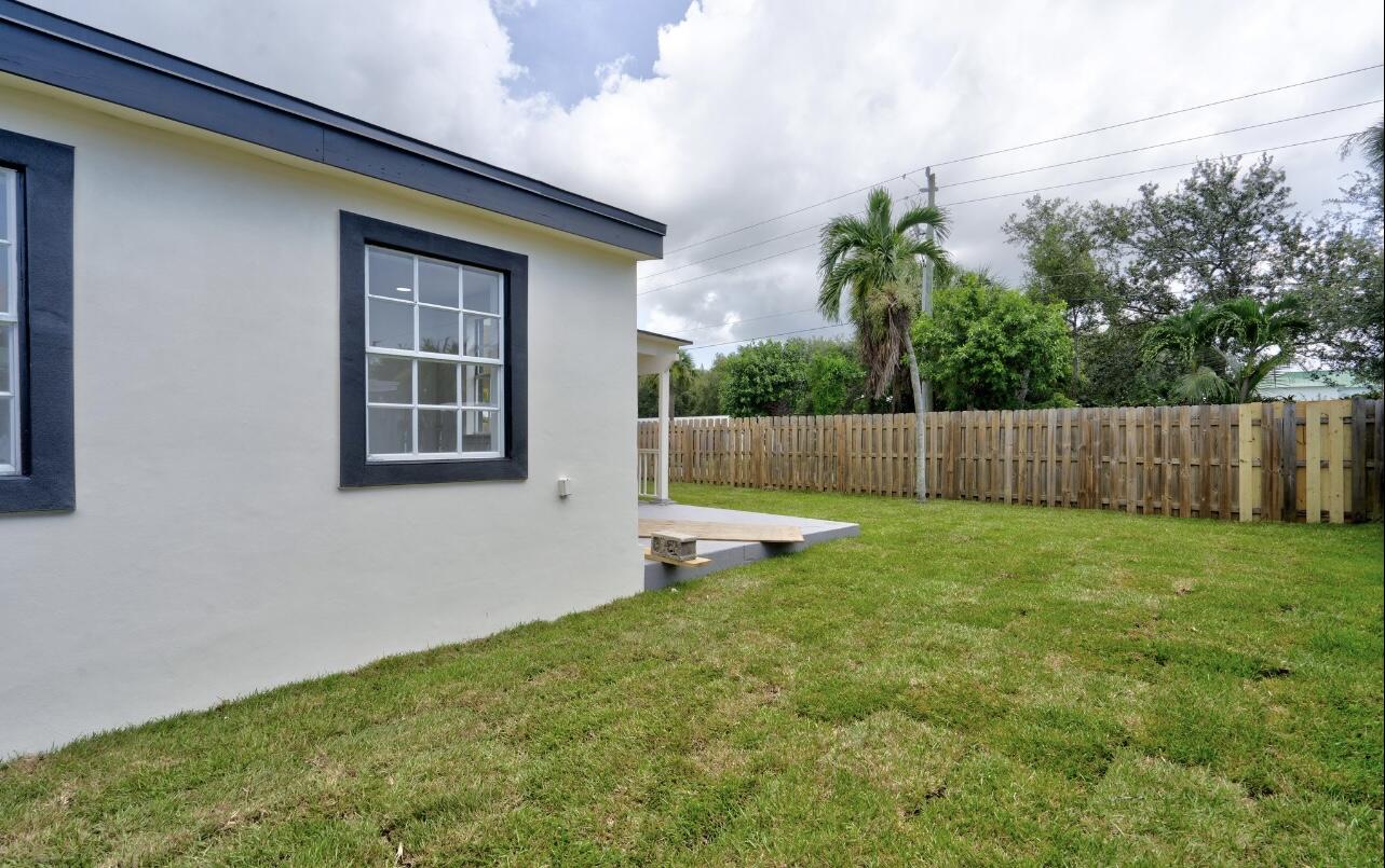 830 West Dolphin Ridge Road West Palm Beach, FL 33406 - Photo 27 of 29 IMG_8589