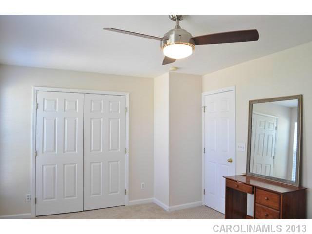 5036 Prosperity Ridge Road, Unit 5036 Charlotte, NC 28269 - Photo 12 of 16 Gallery Image 12