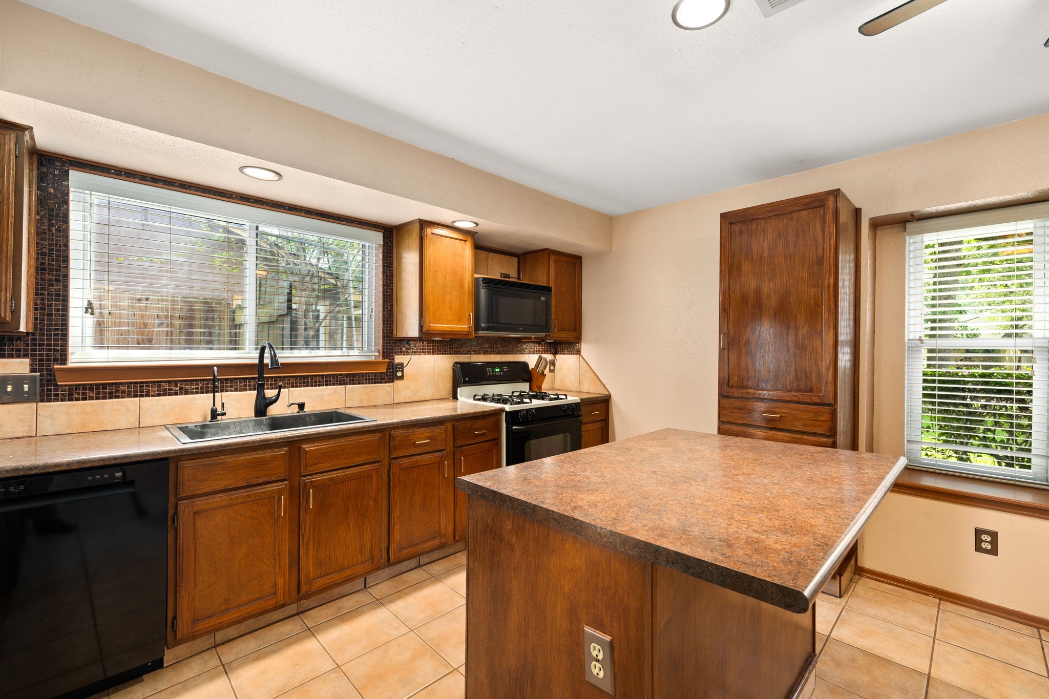 2811 Whispering Springs Drive Spring, TX 77373 - Photo 12 of 31