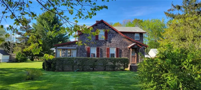 $625,000 | 154 Essex Road, North Kingstown, RI 02852