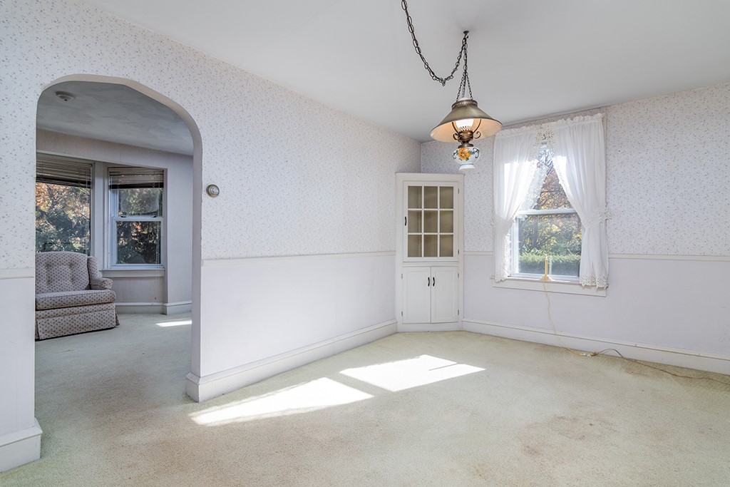 154 Essex Road North Kingstown, RI 02852 - Photo 17 of 28 DINING ROOM