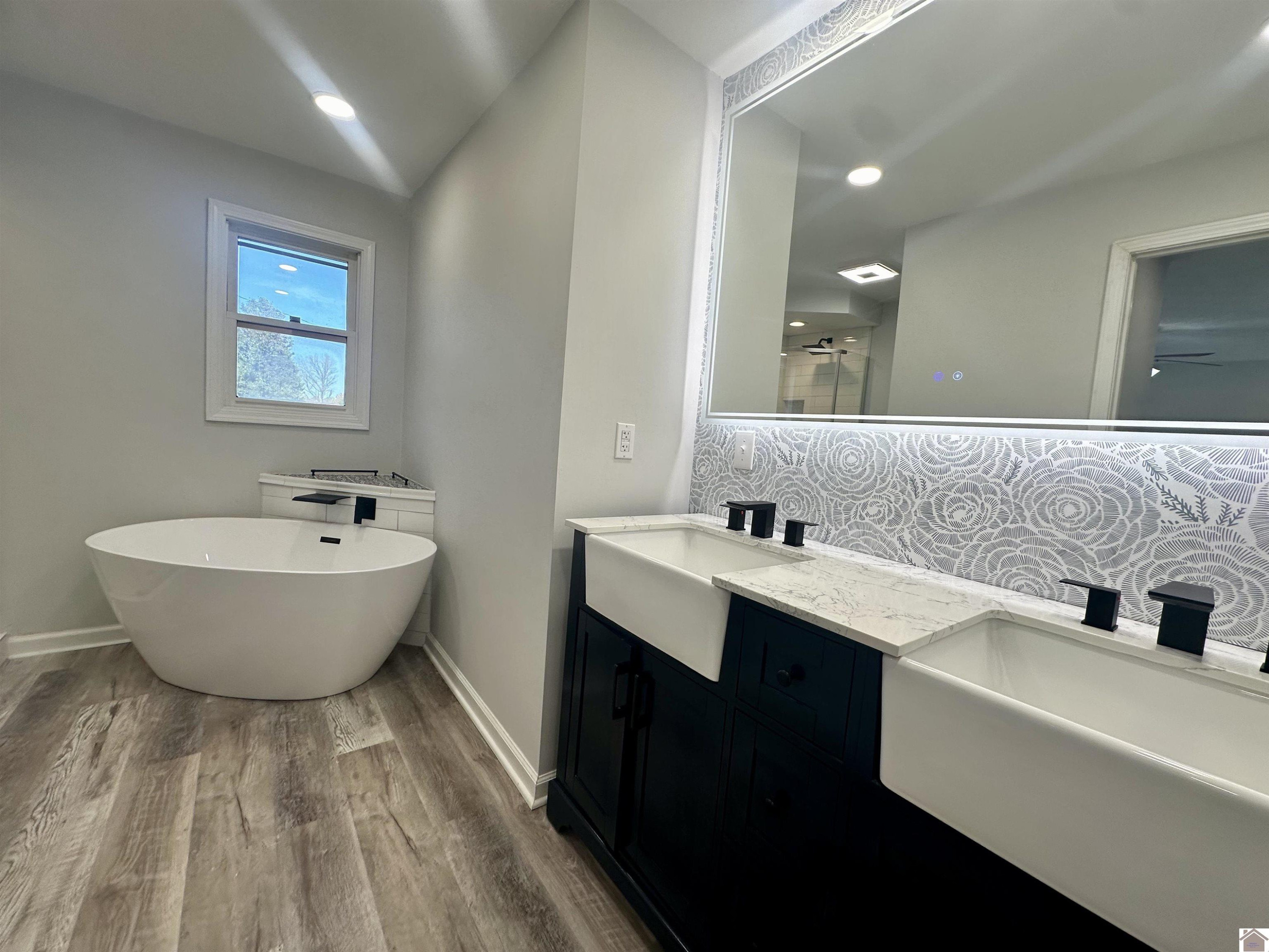 769 Red River Road Gilbertsville, KY 42044 - Photo 25 of 31 primary bathroom