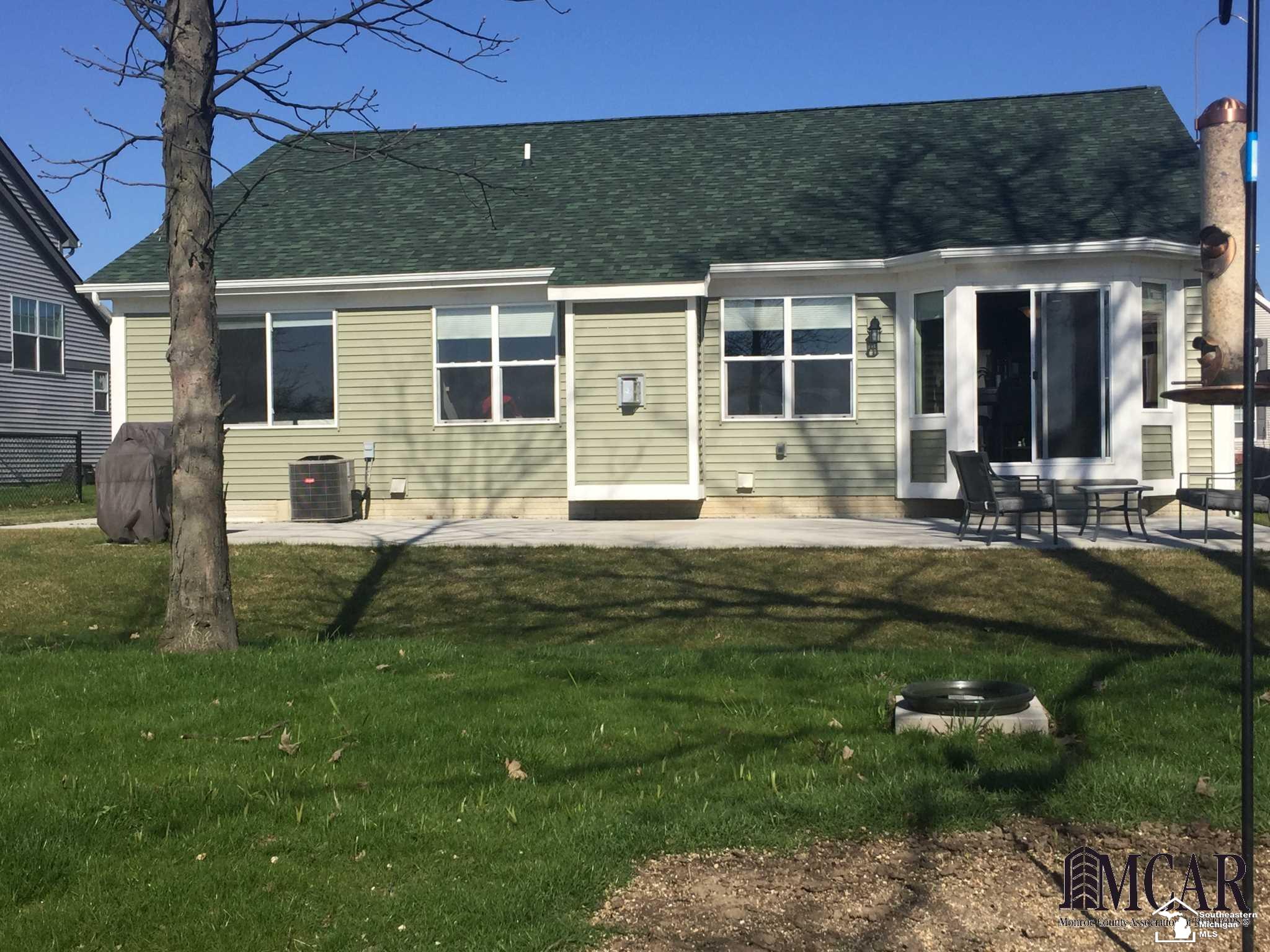 9385 Maple Ridge Drive Newport, MI 48166 - Photo 38 of 40 21440957-38.JPG