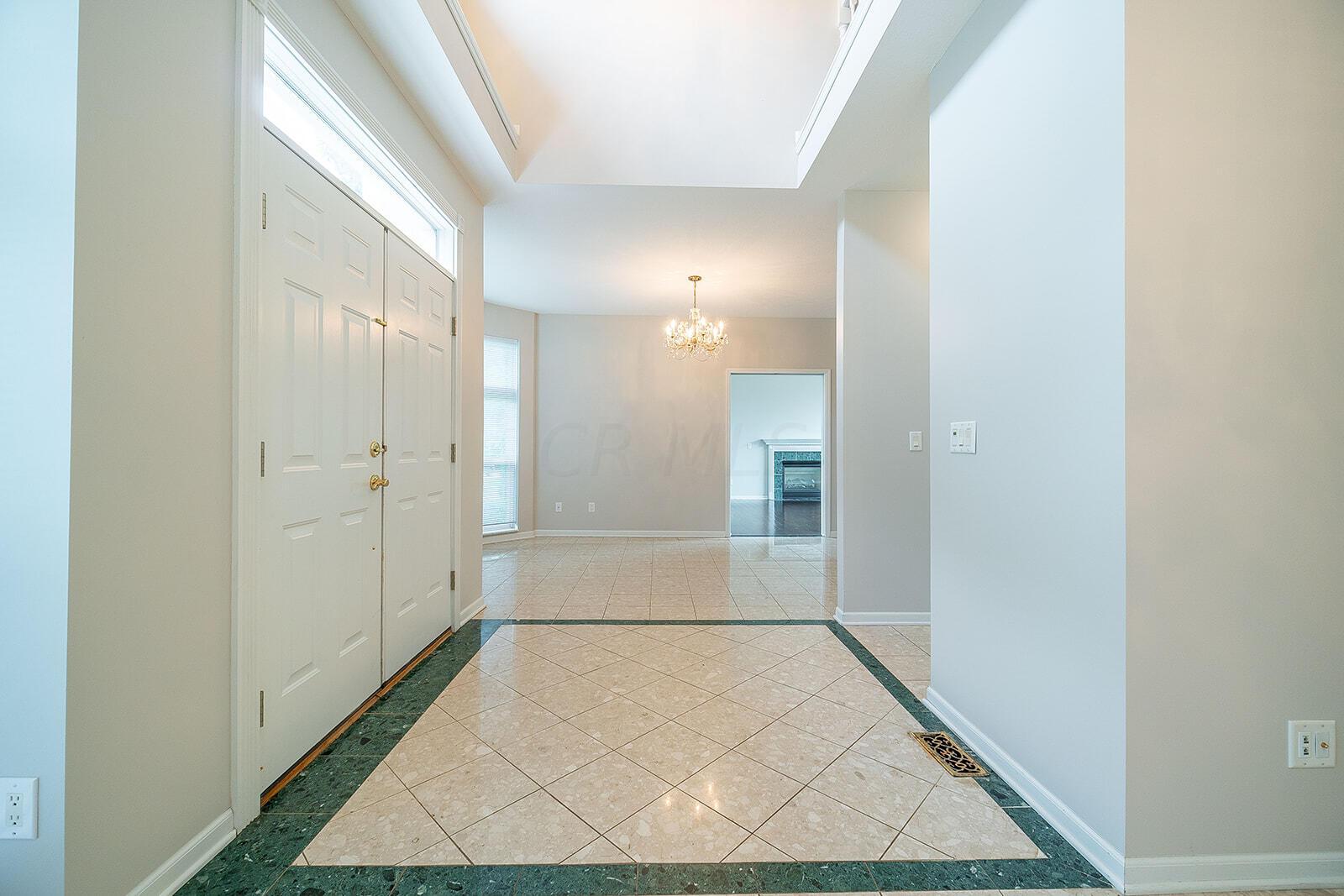 6263 Post Road Dublin, OH 43017 - Photo 7 of 79 Foyer into Living room