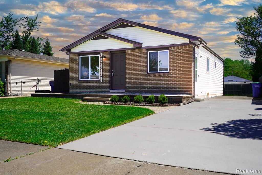 32100 Ruehle Avenue Warren, MI 48093 - Photo 4 of 54