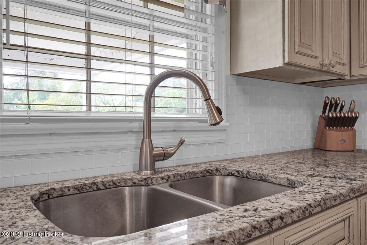 4608 Fox Run Road Louisville, KY 40207 - Photo 17 of 45 17-4608 Fox Run Rd-117