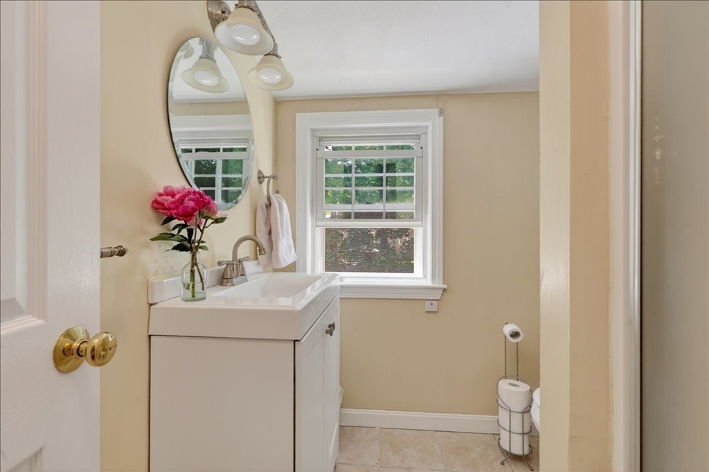 52 Gerard Road Norwell, MA 02061 - Photo 15 of 25