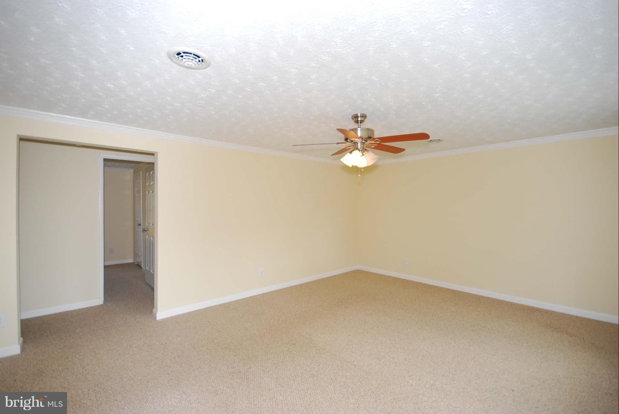 275 Bluff Road Strasburg, VA 22657 - Photo 11 of 26 Living Room
