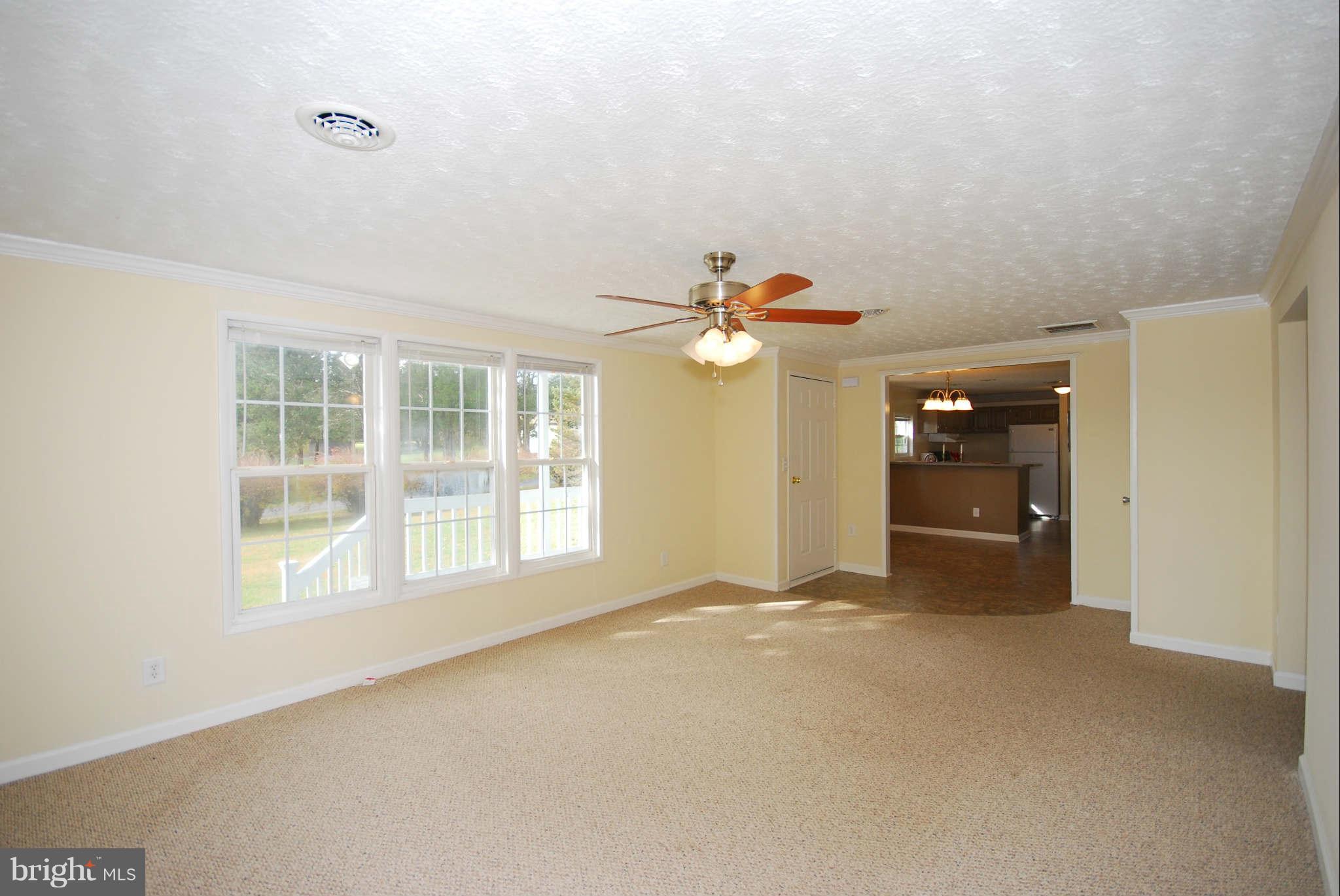 275 Bluff Road Strasburg, VA 22657 - Photo 12 of 26 Living Room