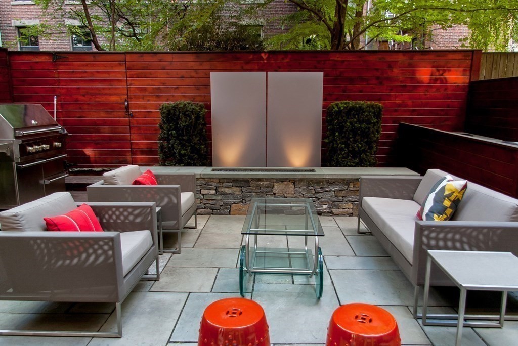 98 Waltham Street, Unit 1 Boston, MA 02118 - Photo 23 of 26 a outdoor space with sitting area