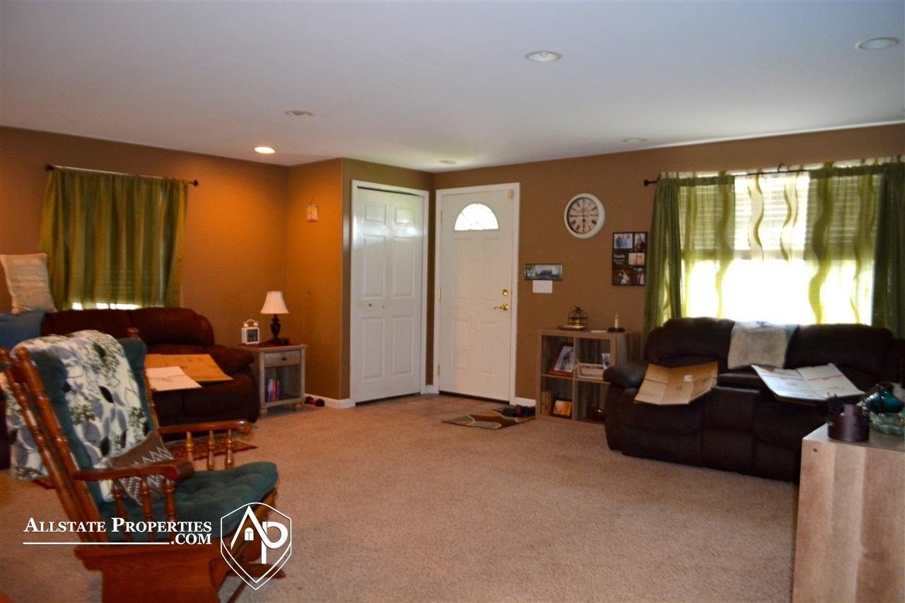 2080 Howe Road Burton, MI 48519 - Photo 14 of 20 21478778-13.JPG