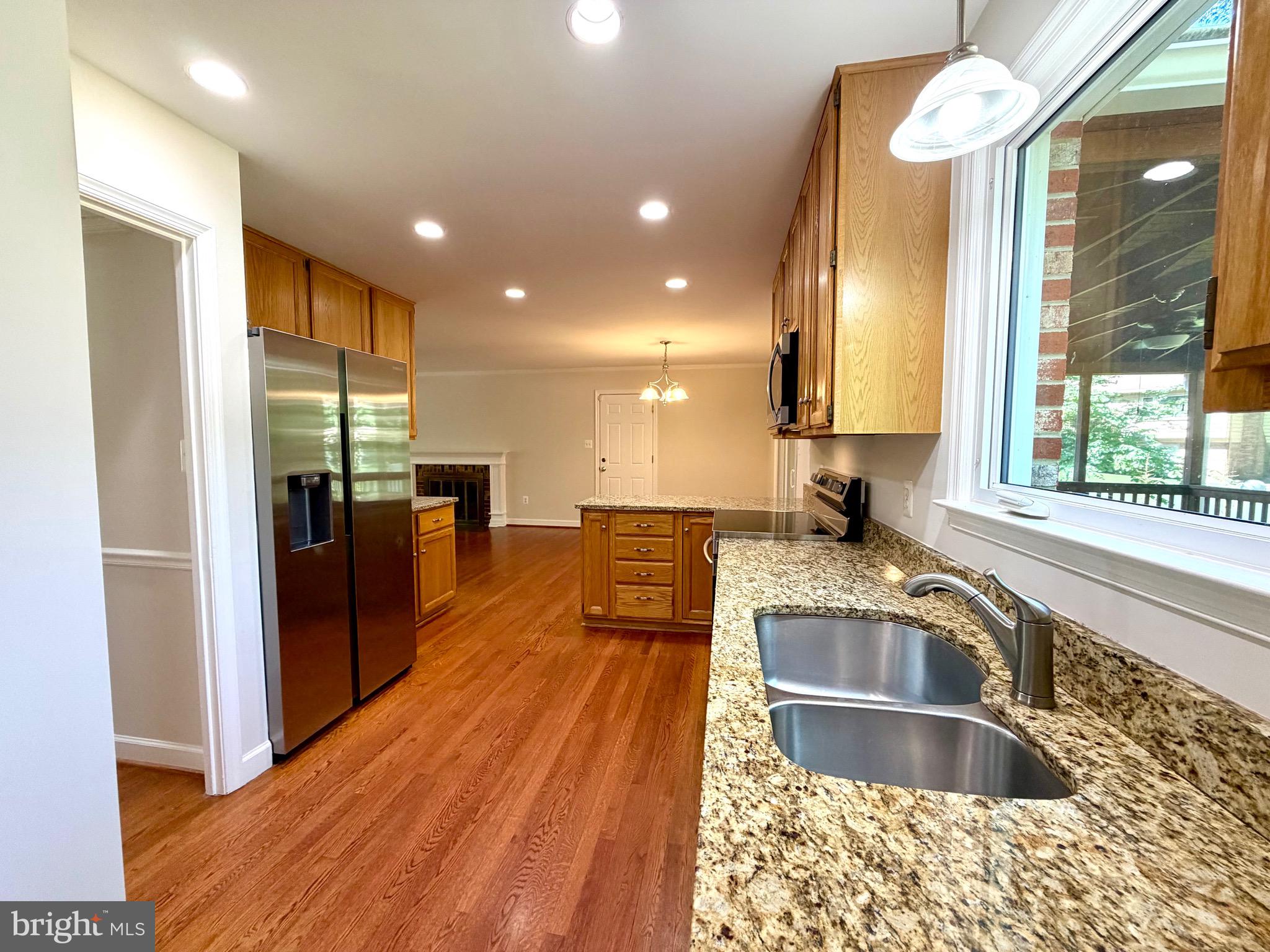 7216 Reservation Drive Springfield, VA 22153 - Photo 5 of 44