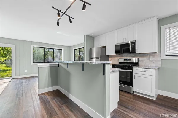 $2,199 | 29131 Coolidge Street, Roseville, MI 48066
