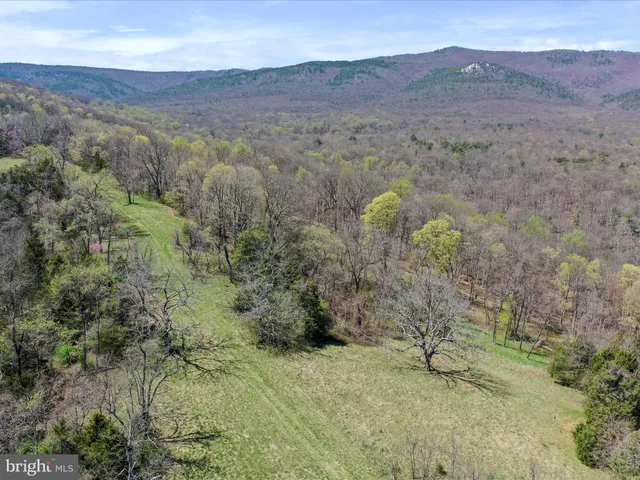 $895,000 | 1639 Sugar Hill Road, Maurertown, VA 22644
