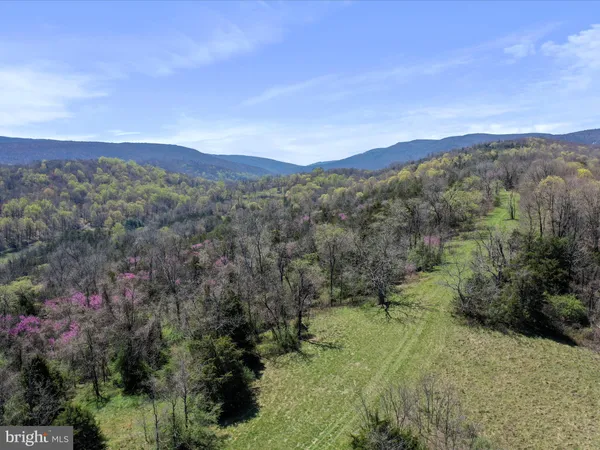 $895,000 | 1639 Sugar Hill Road, Maurertown, VA 22644
