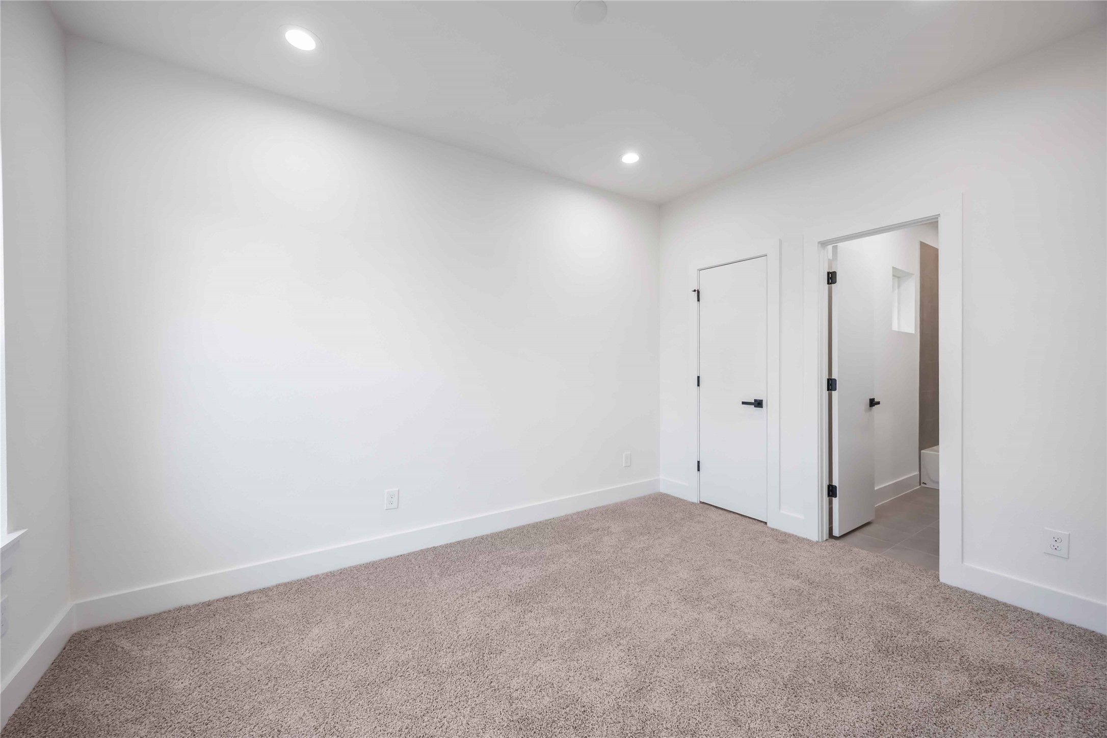 6735 Peerless Street, Unit C Houston, TX 77021 - Photo 10 of 27 a view of an empty room