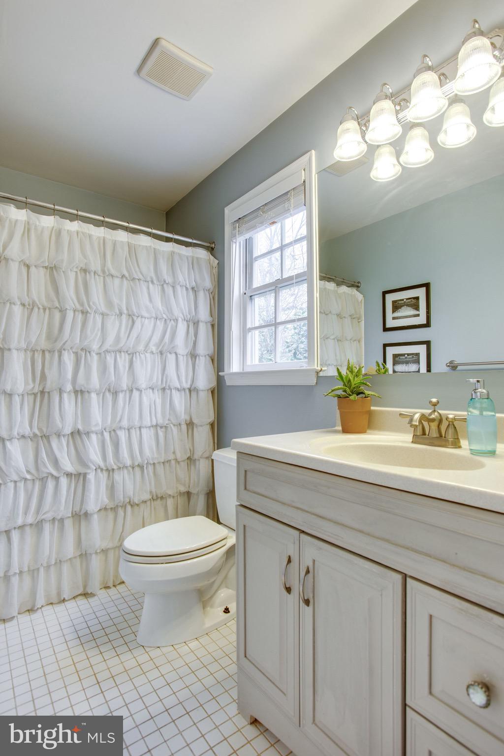 3329 Edgewood Road Kensington, MD 20895 - Photo 38 of 68 Full Bath on Main Floor!