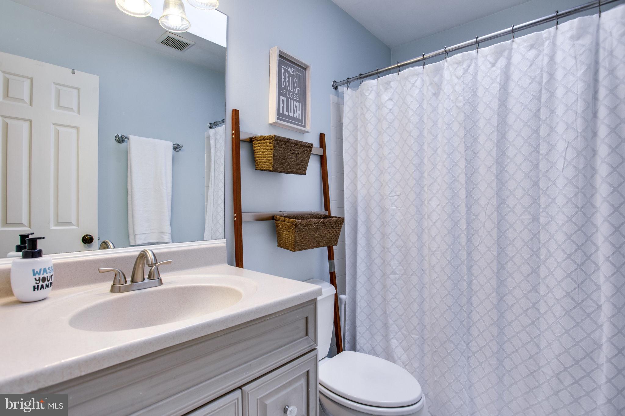 3329 Edgewood Road Kensington, MD 20895 - Photo 51 of 68 Upstairs Guest Bath