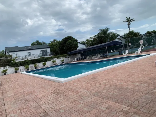 $550,000 | 233 Northeast 212th Terrace, Miami, FL 33179