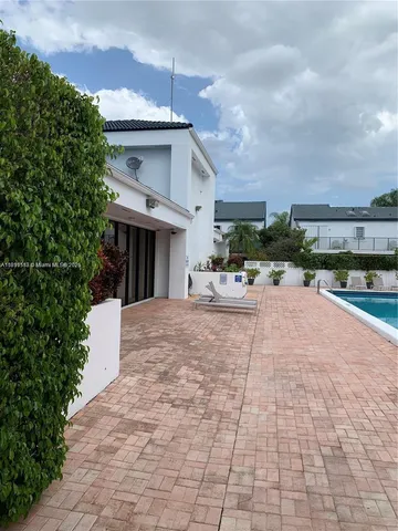 $550,000 | 233 Northeast 212th Terrace, Miami, FL 33179