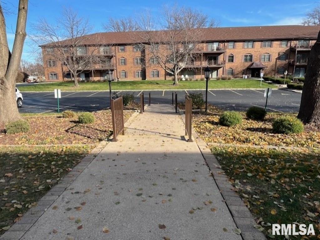 1360 Kimberly Ridge Road, Unit 214 Bettendorf, IA 52722 - Photo 3 of 23 Gallery Image 3