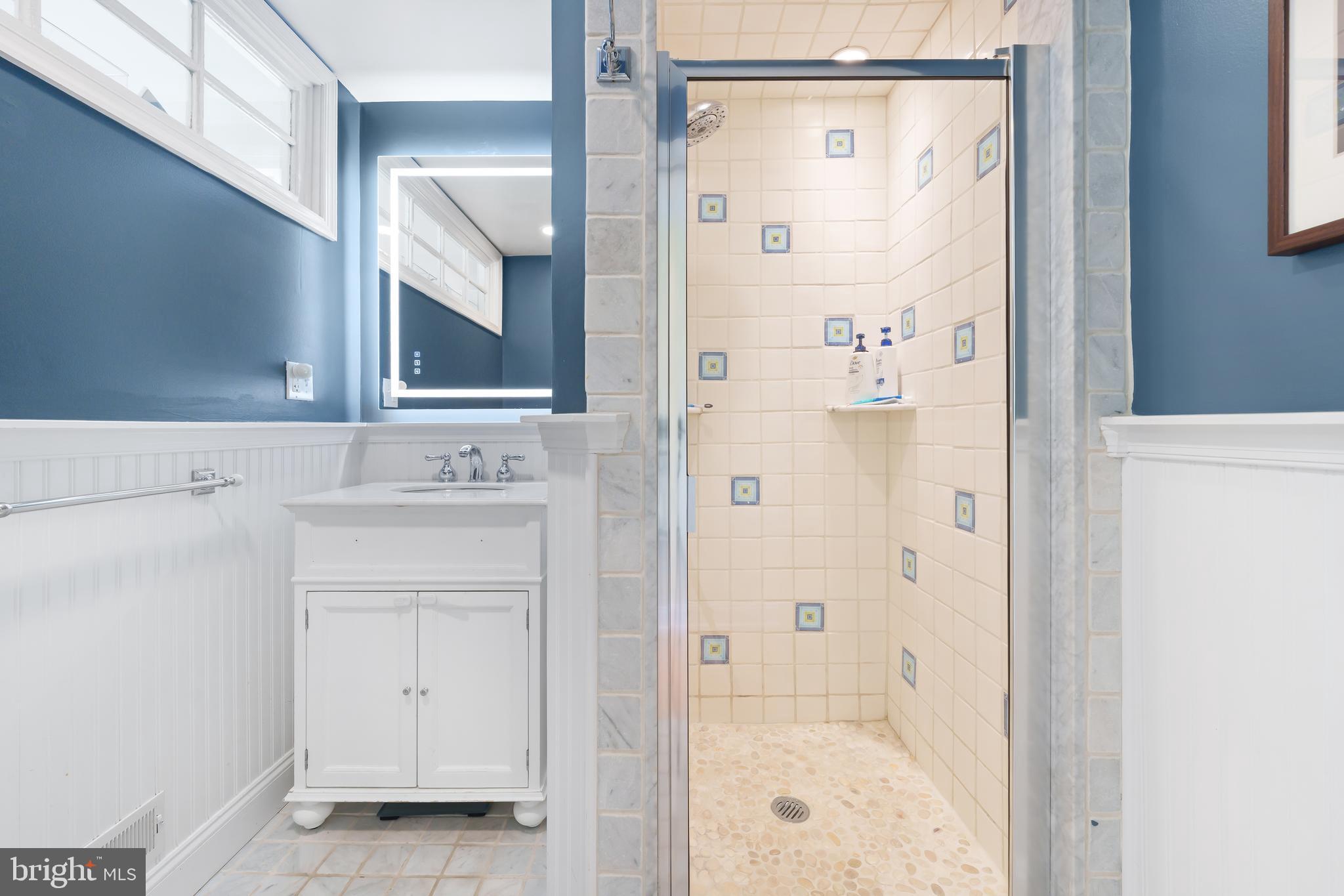419 Locust Road Wayne, PA 19087 - Photo 15 of 24 1st Floor Full Bath