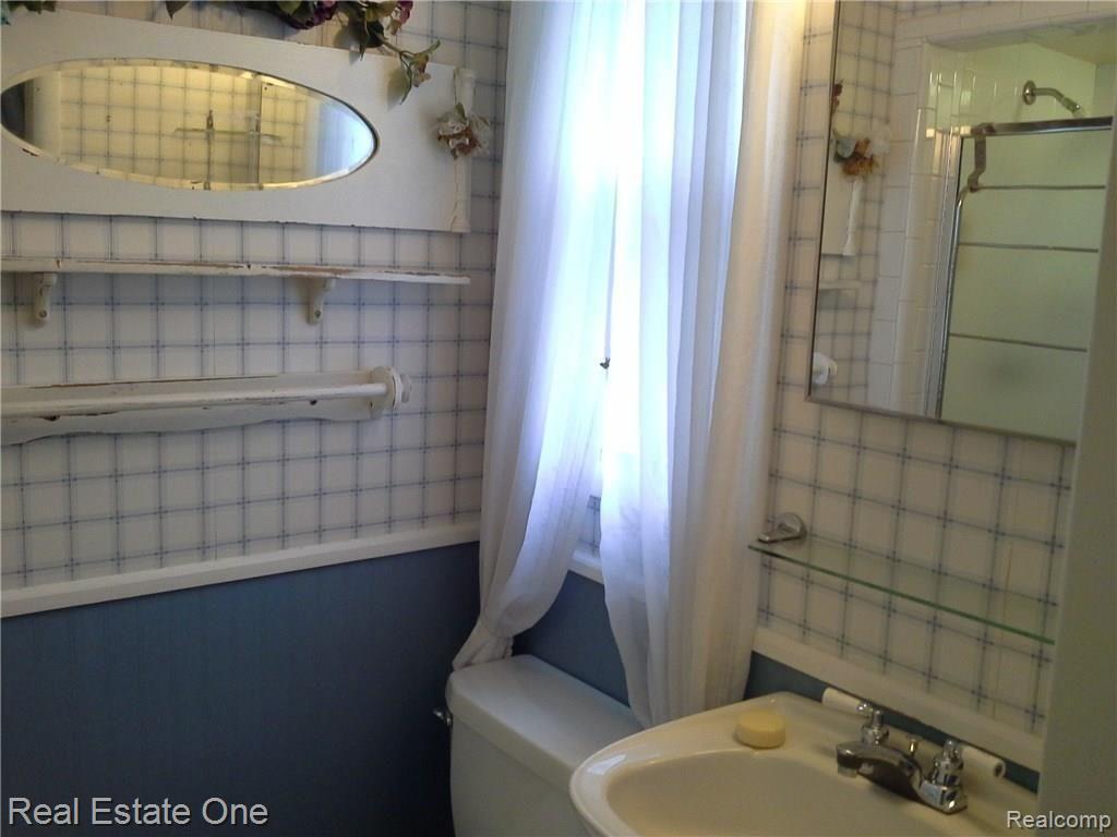 36900 West Eleven Mile Road Farmington, MI 48331 - Photo 14 of 70