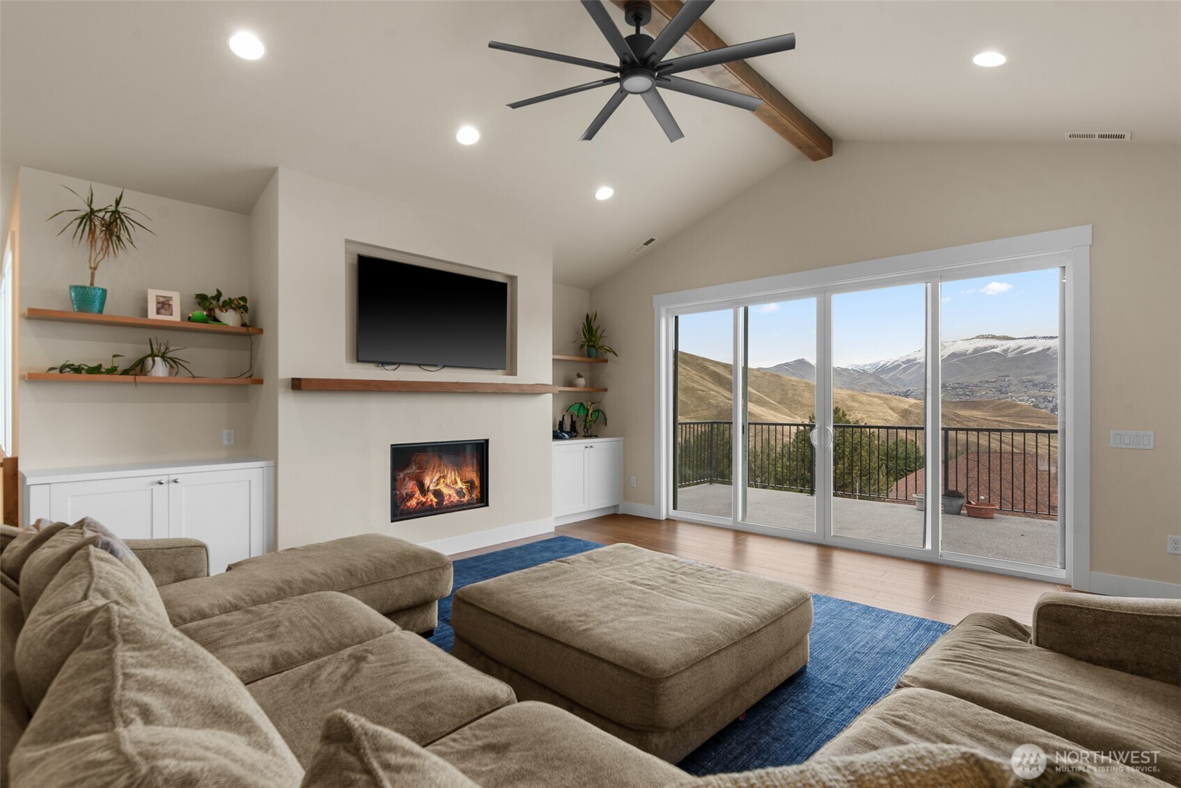 2053 Broadcrest Court Wenatchee, WA 98801 - Photo 5 of 40