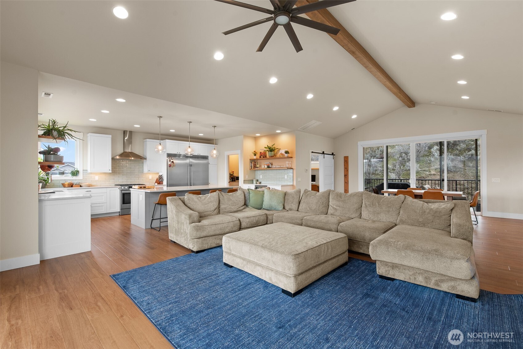 2053 Broadcrest Court Wenatchee, WA 98801 - Photo 7 of 40